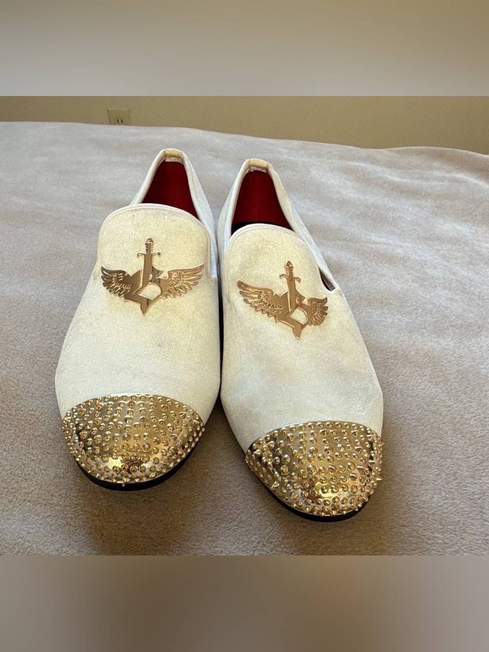Jitai men’s white/gold/burgundy loafers dress shoes 9.5 Good condition